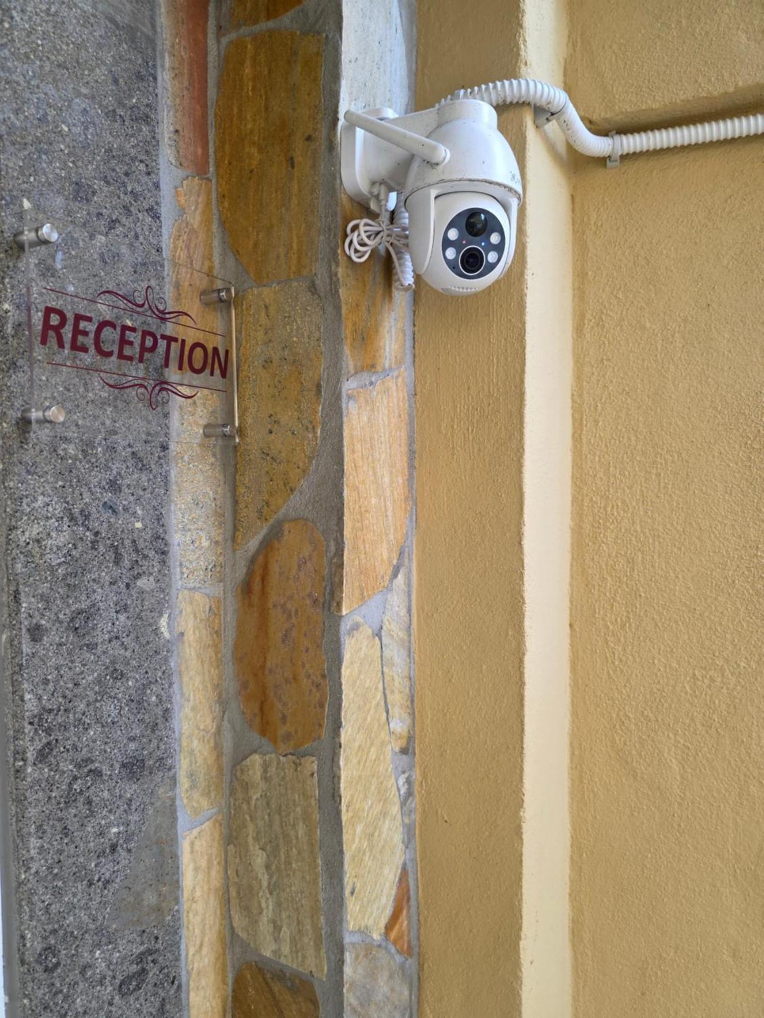Guesthouse Aurora A.E. Rom Exterior foto