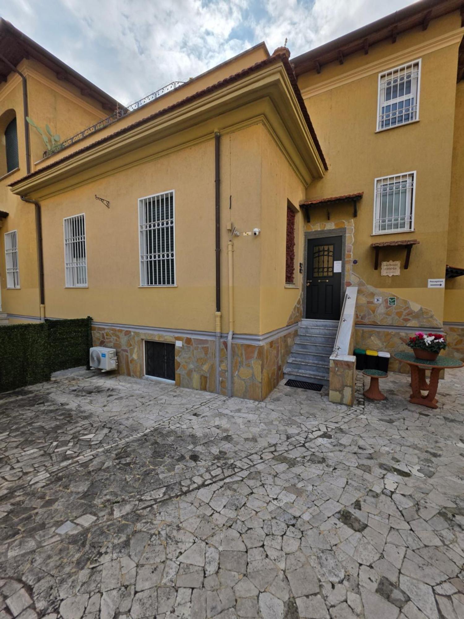 Guesthouse Aurora A.E. Rom Exterior foto